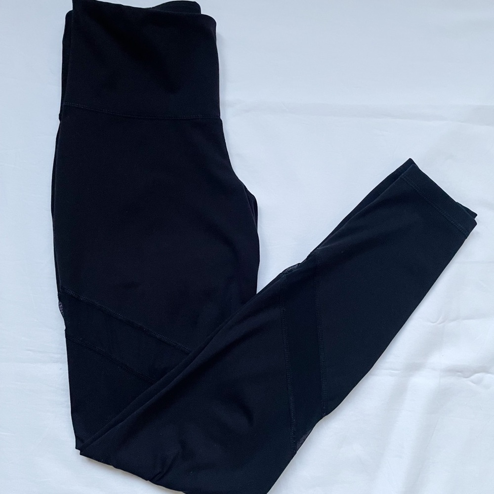 Women’s Old Navy Active black leggings with mesh detail size SP